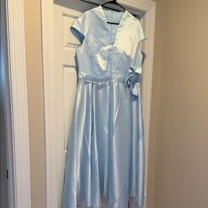 Elegant Light Blue Midi Dress with Side Bow